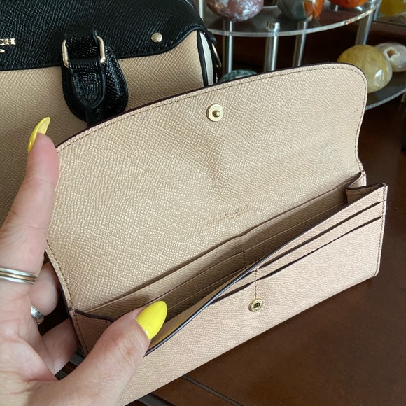 Coach Bundle - Picture 2 of 11